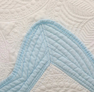 Quilt Blanket - White/Blue